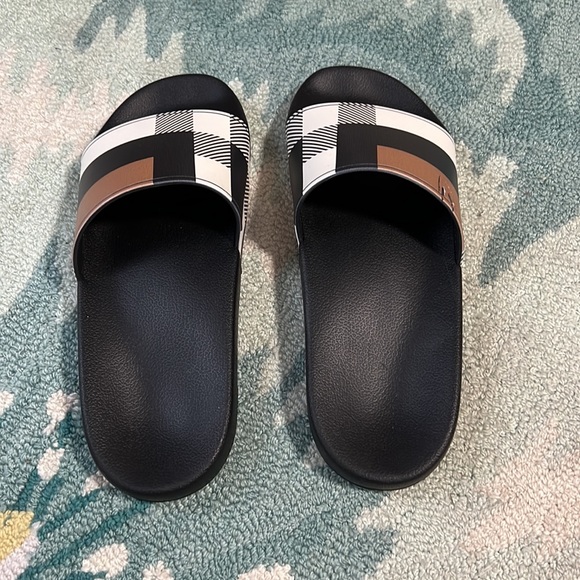 BurberryFurley Check Pool Slides - Picture 7 of 10